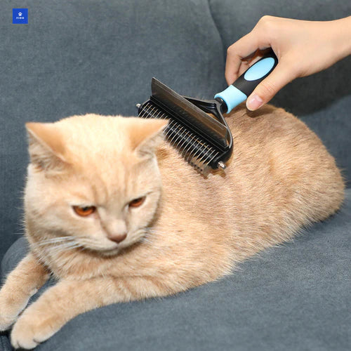 Multifunctional fur brush for dogs and cats - removes tangles easily and painlessly