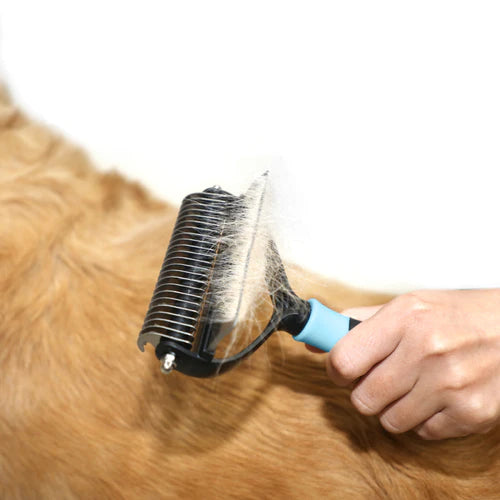 Multifunctional fur brush for dogs and cats - removes tangles easily and painlessly